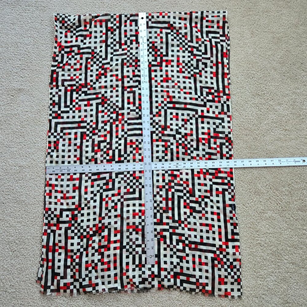 100% wool scarf geometric pattern - image 1